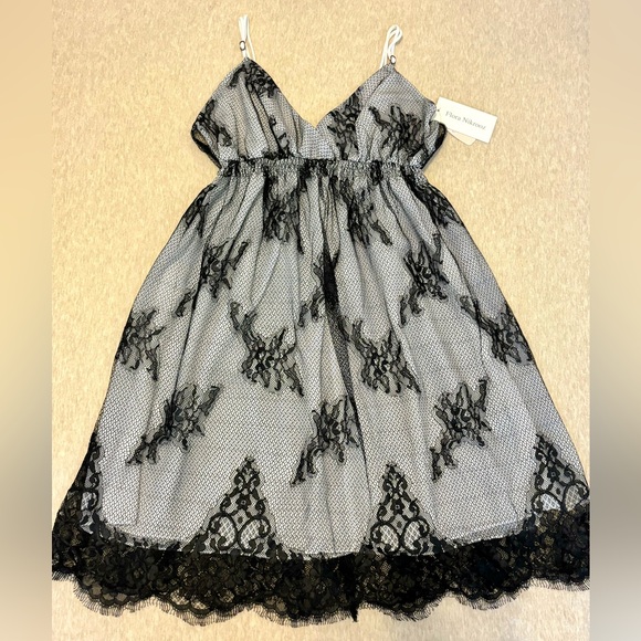 ✨New✨Victoria's Secret✨Flora Nikrooz Collection ✨ Black & White Lace Chemise